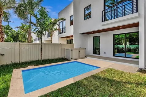 1387 SW 22nd Terrace Miami FL 33145