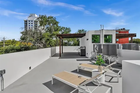 1387 SW 22nd Terrace Miami FL 33145