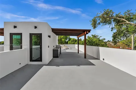 1387 SW 22nd Terrace Miami FL 33145