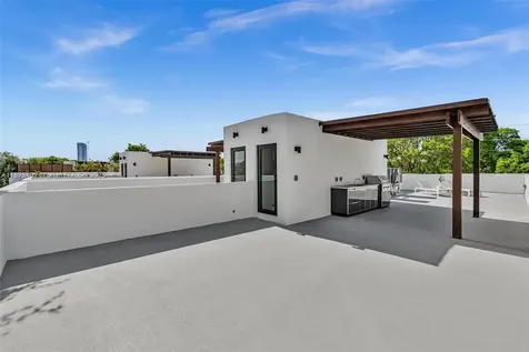 1387 SW 22nd Terrace Miami FL 33145