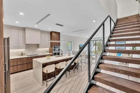 1387 SW 22nd Terrace Miami FL 33145