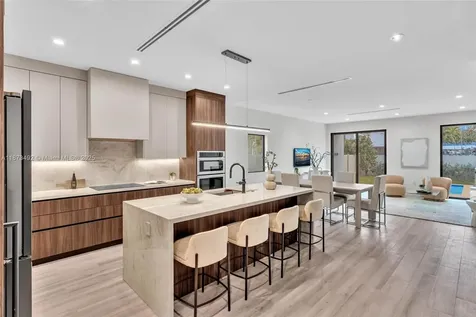 1387 SW 22nd Terrace Miami FL 33145