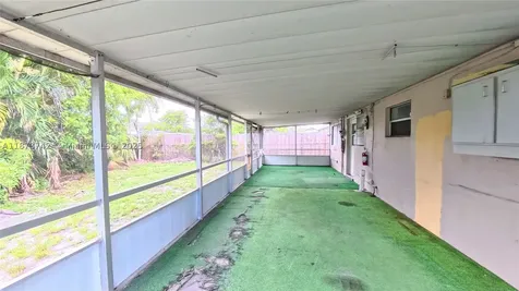 410 NW 52 Street Oakland Park FL 33309
