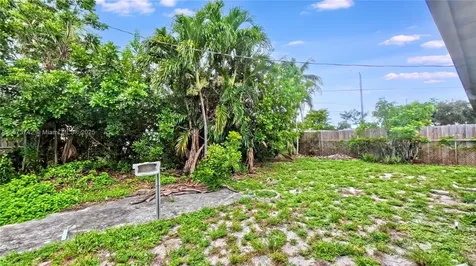 410 NW 52 Street Oakland Park FL 33309