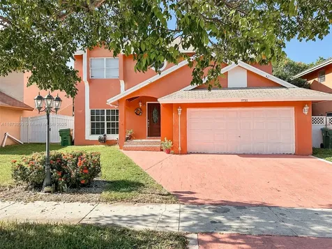 9731 SW 13th Street Pembroke Pines FL 33025
