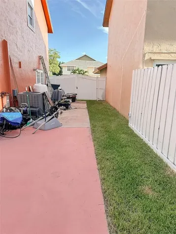 9731 SW 13th Street Pembroke Pines FL 33025