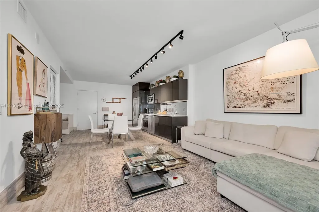 31 SE 6th Street Miami FL 33131