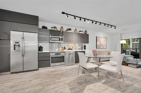 31 SE 6th Street Miami FL 33131