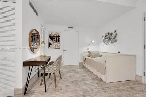 31 SE 6th Street Miami FL 33131