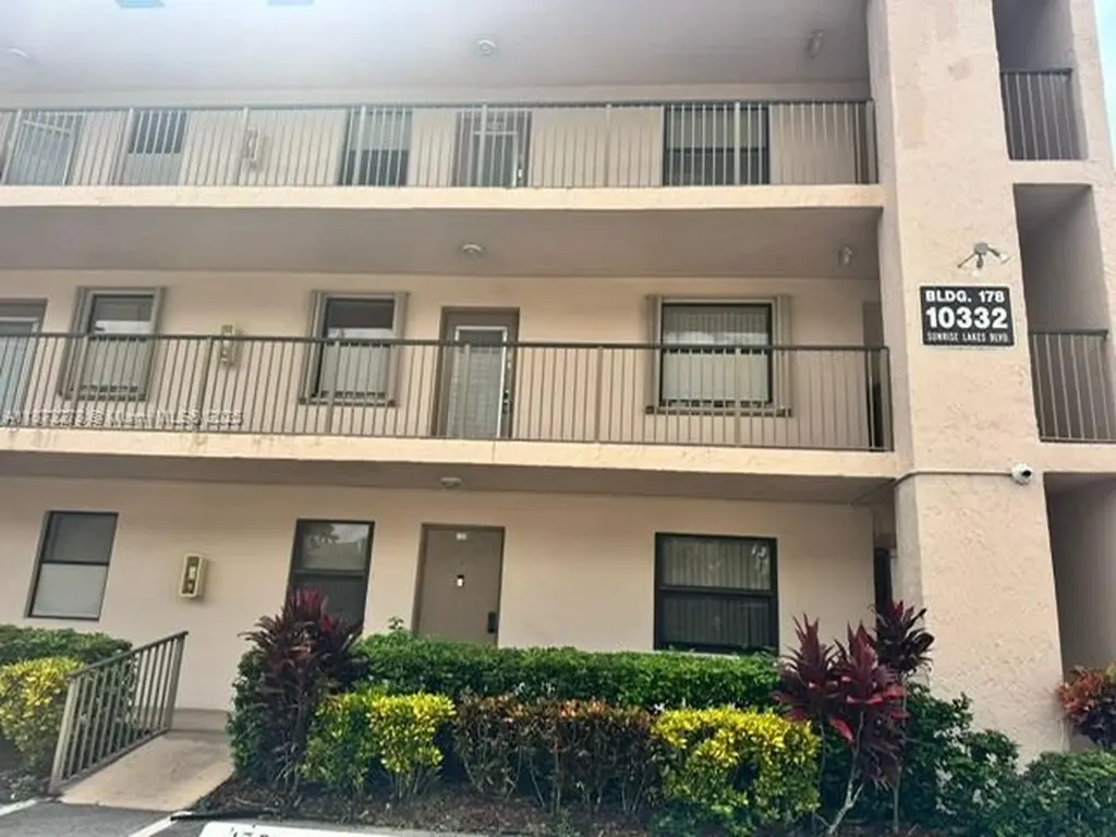 10332 Sunrise Lakes Boulevard Sunrise FL 33322
