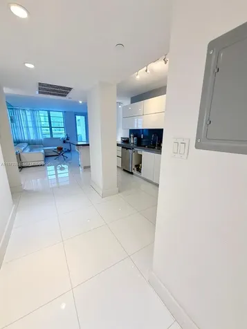100 Lincoln Road Miami Beach FL 33139
