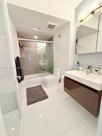 100 Lincoln Road Miami Beach FL 33139