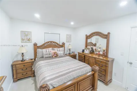 3291 NW 171st Terrace Miami Gardens FL 33056