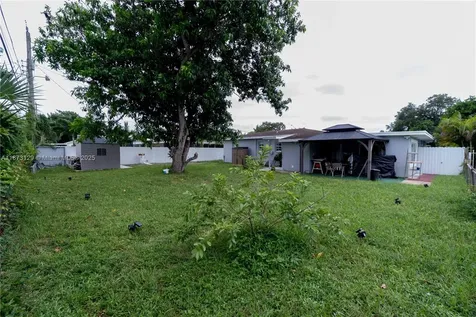 3291 NW 171st Terrace Miami Gardens FL 33056