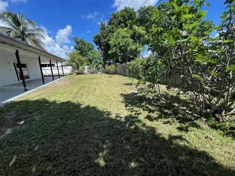 14721 Pierce Street Miami FL 33176