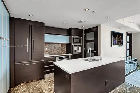5875 Collins Avenue Miami Beach FL 33140