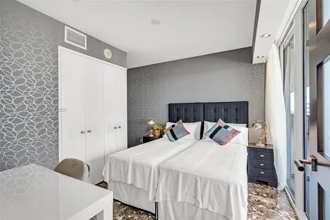 5875 Collins Avenue Miami Beach FL 33140