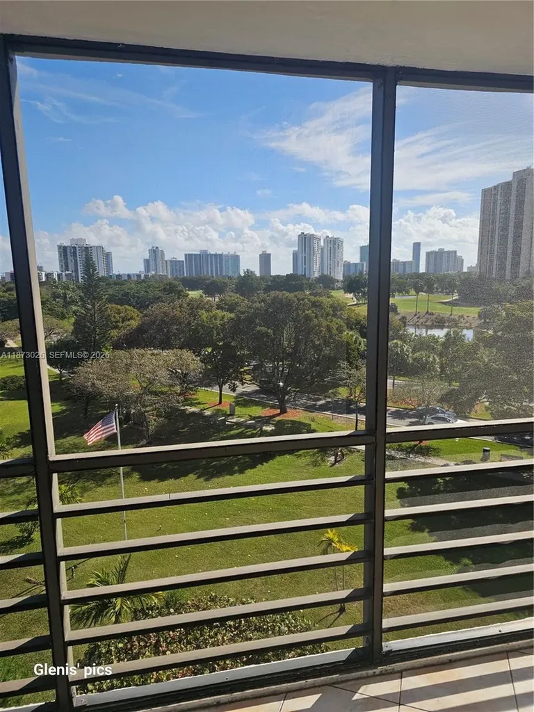 20400 W Country Club Drive Aventura FL 33180