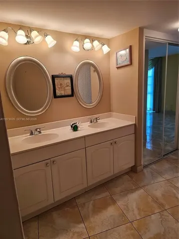 20400 W Country Club Drive Aventura FL 33180