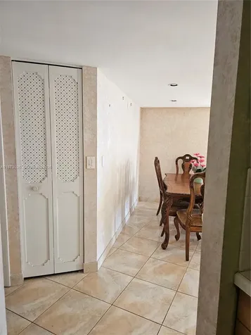 20400 W Country Club Drive Aventura FL 33180