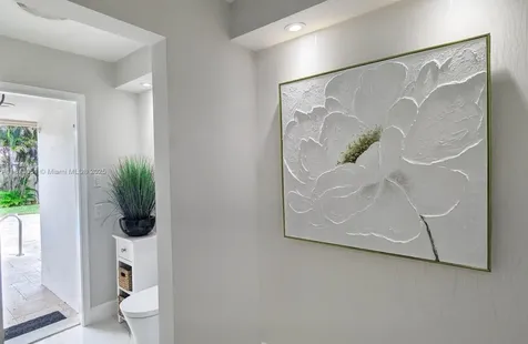 4027 Pierce Street Hollywood FL 33021