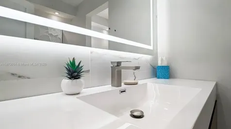 4027 Pierce Street Hollywood FL 33021