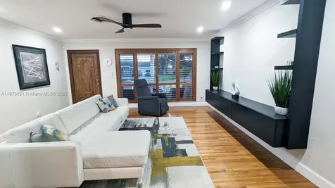 4027 Pierce Street Hollywood FL 33021