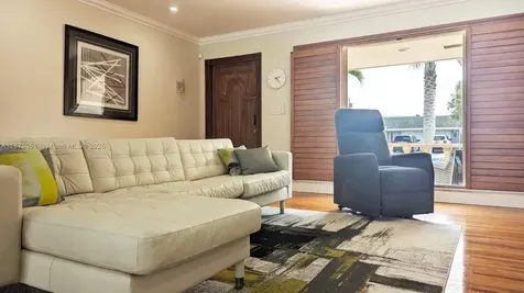 4027 Pierce Street Hollywood FL 33021