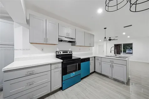 7516 NW 44th Court Coral Springs FL 33065