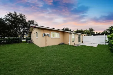 7516 NW 44th Court Coral Springs FL 33065