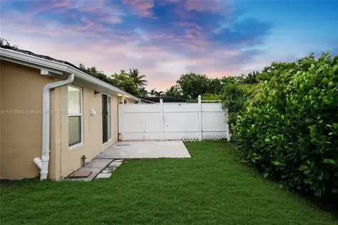 7516 NW 44th Court Coral Springs FL 33065