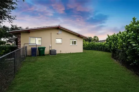 7516 NW 44th Court Coral Springs FL 33065