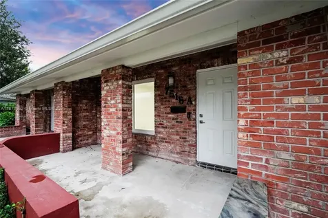 7516 NW 44th Court Coral Springs FL 33065