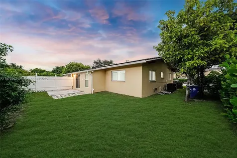 7516 NW 44th Court Coral Springs FL 33065