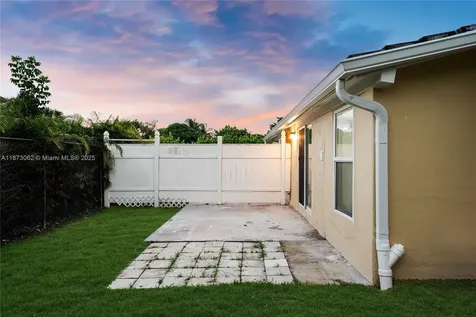 7516 NW 44th Court Coral Springs FL 33065