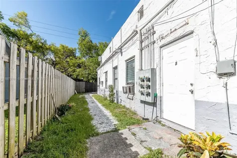 180 NW 59th Street Miami FL 33127