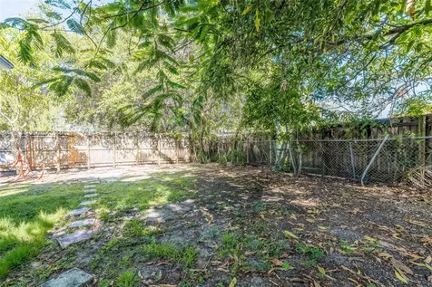 180 NW 59th Street Miami FL 33127