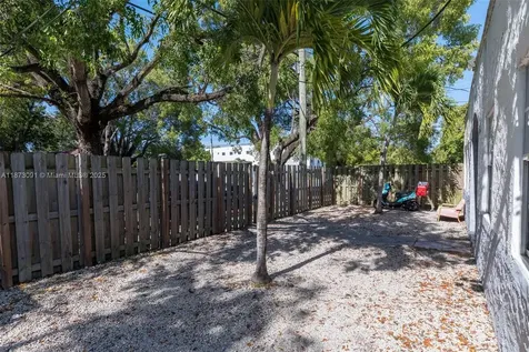 180 NW 59th Street Miami FL 33127