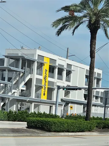 20400 W Country Club Drive Aventura FL 33180