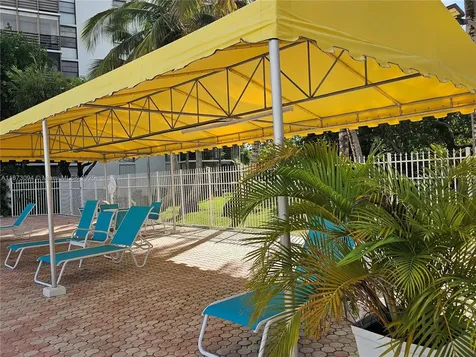 20400 W Country Club Drive Aventura FL 33180