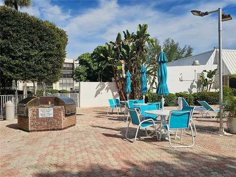 20400 W Country Club Drive Aventura FL 33180