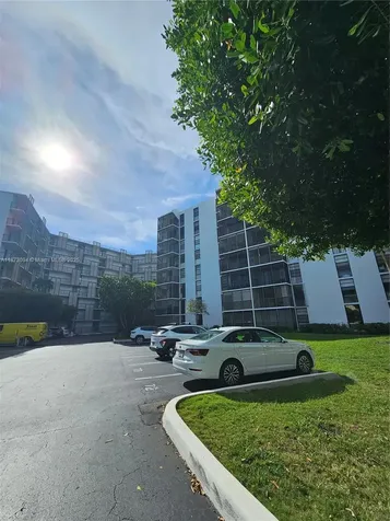 20400 W Country Club Drive Aventura FL 33180