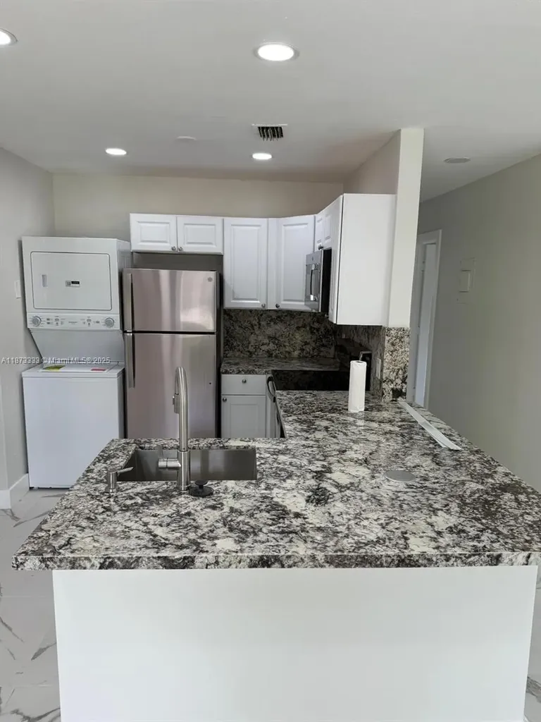 1050 NW 25th Way Fort Lauderdale FL 33311