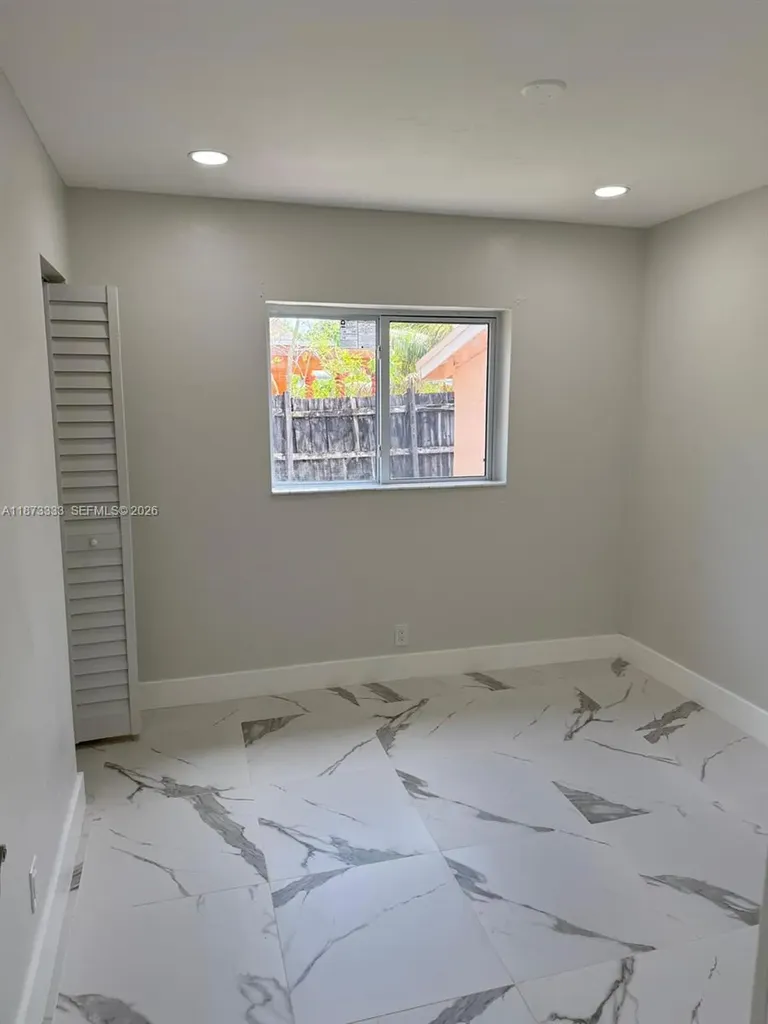 1050 NW 25th Way Fort Lauderdale FL 33311