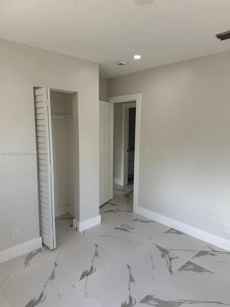 1050 NW 25th Way Fort Lauderdale FL 33311