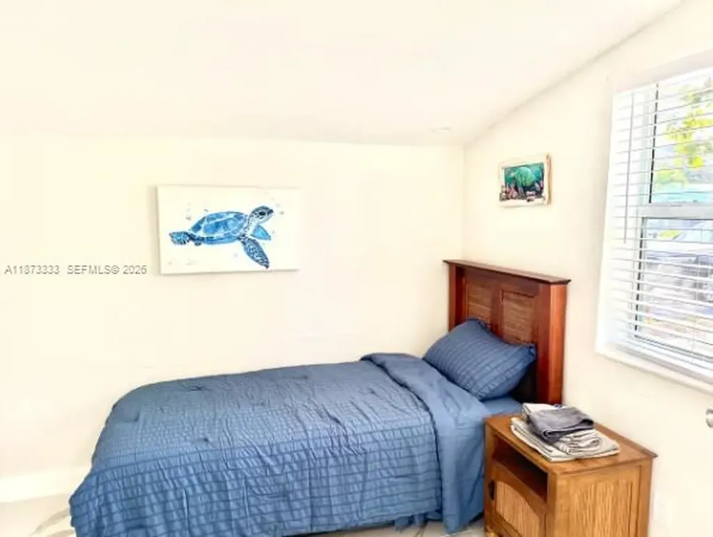 1050 NW 25th Way Fort Lauderdale FL 33311