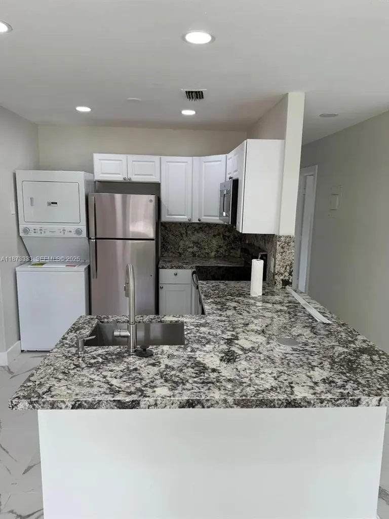 1050 NW 25th Way Fort Lauderdale FL 33311