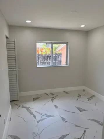 1050 NW 25th Way Fort Lauderdale FL 33311