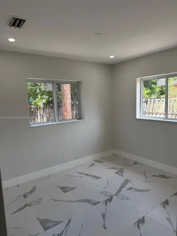 1050 NW 25th Way Fort Lauderdale FL 33311