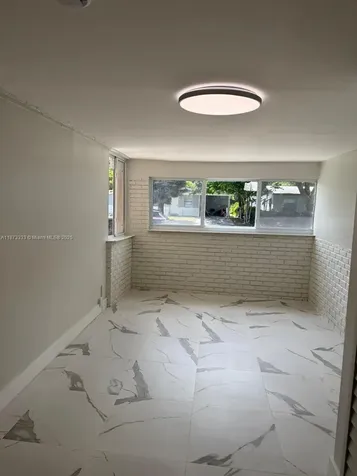 1050 NW 25th Way Fort Lauderdale FL 33311